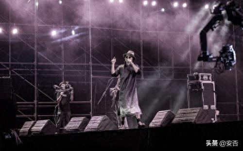 文艺青年喜欢的十五位小众民谣歌手,总有一个你没有听过