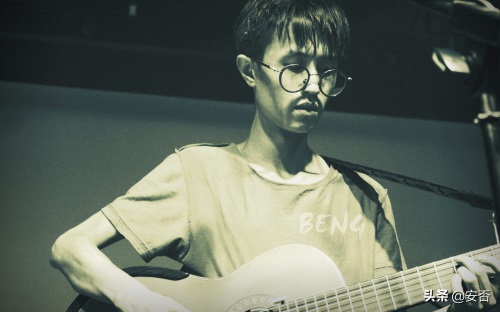 文艺青年喜欢的十五位小众民谣歌手,总有一个你没有听过