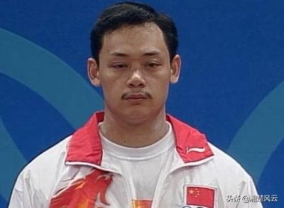 ​占旭刚蝉联举重奥运金牌，退役娶空姐任体育学院院长，成人生赢家