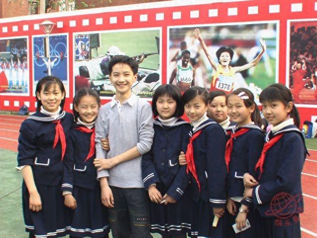 他13岁演《快乐星球》丁凯乐,出了书留了学,如今长成这样了