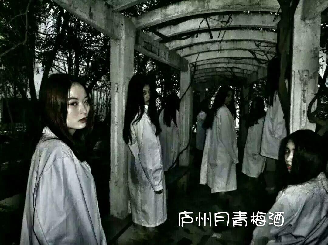 安徽大学生拍史上“恐怖”毕业照给青春留念,宝宝看完内心苦啊