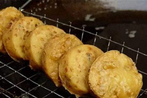 有一种潮汕特色小吃,叫“猪脚圈”