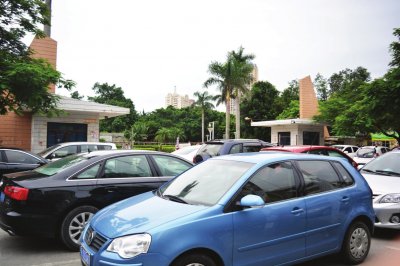 ​车上放挪车牌，你觉得有必要吗？