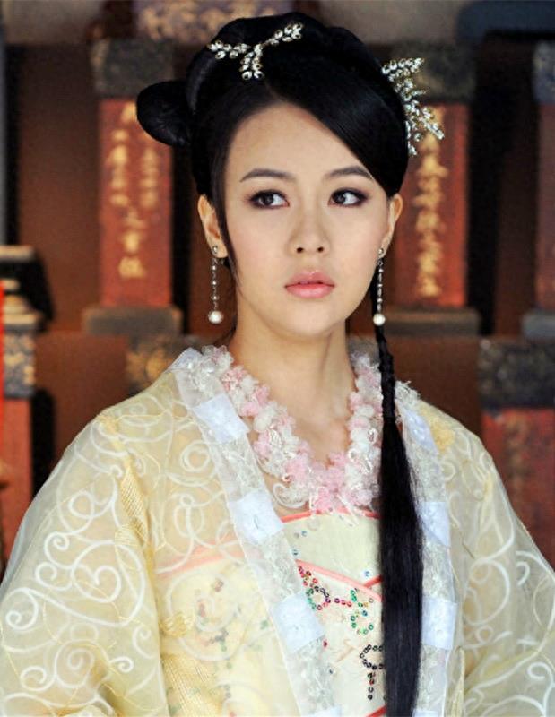 这13人都出演过《活佛济公》系列剧，古装扮相倾城美丽