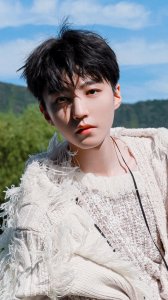 ​230103 | 王俊凯 高清手机壁纸