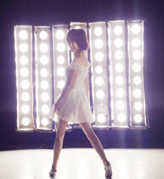 71岁潘迎紫近照，宛如17岁少女，真正的“天山童姥附体”