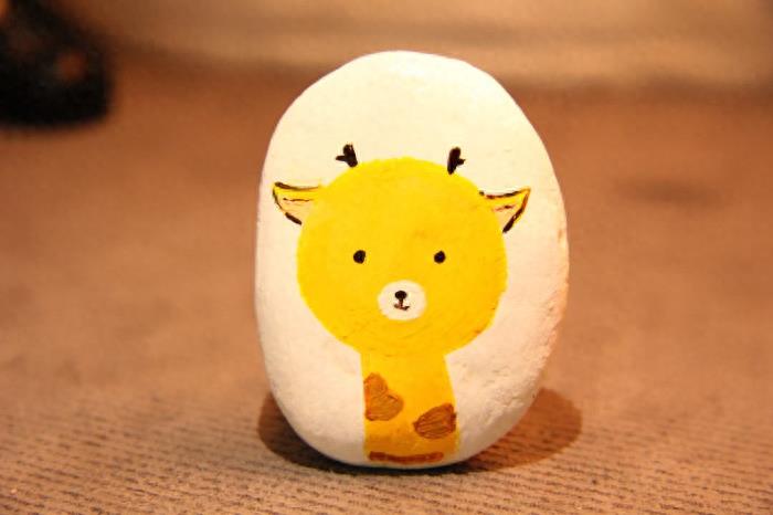 精美手绘石头卡通篇