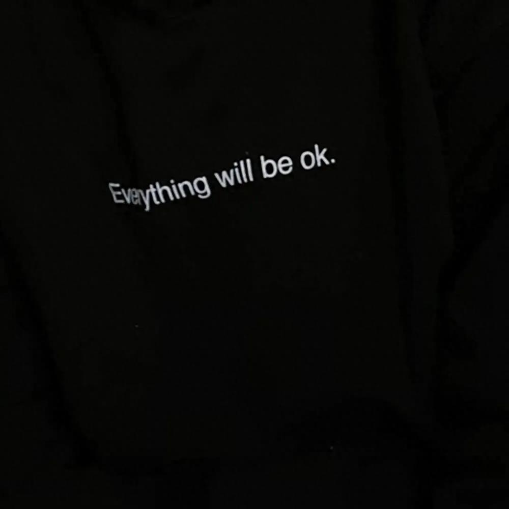 朋友圈背景图丨一个人命再大，要是自己想死，那就怎么也活不了