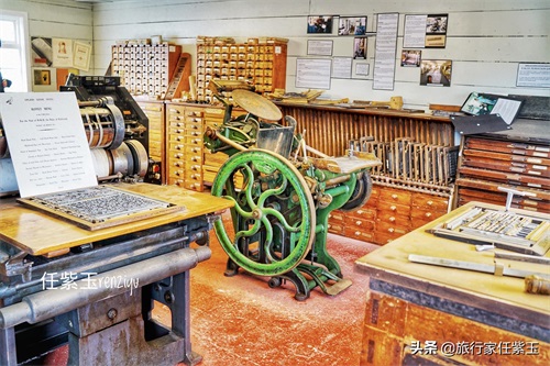 南极三岛之一，福克兰群岛，居民只不到两千人，首府也是唯一城镇