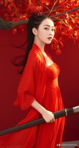 ​有一种“红衣师姐”叫宣璐，犀利眼神帅气十足，气场一米八既视感