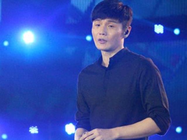 最新唱片销量排行榜,坤坤榜上无名花花仅排第二,看到榜首:恭喜