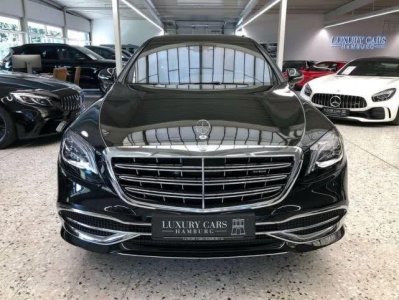 ​首台新款加长奔驰S级到店！轴距超3米，配12缸动力，提速不输A7