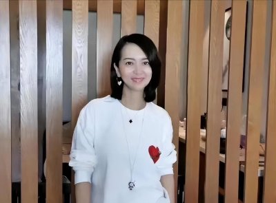 ​甘萍：曾陷“逼婚门”，被逼退出歌坛，嫁二婚前国足老公终获幸福