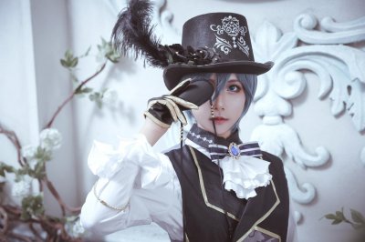 ​三组《黑执事》角色夏尔凡多姆海恩的COS作品！还有女装夏尔哦