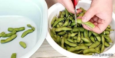 ​饭店的盐水毛豆为什么翠绿不发黄？教你正确方法，鲜嫩翠绿又好吃