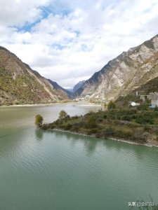 ​保存最完整、最典型的地震遗迹景观——叠溪海子