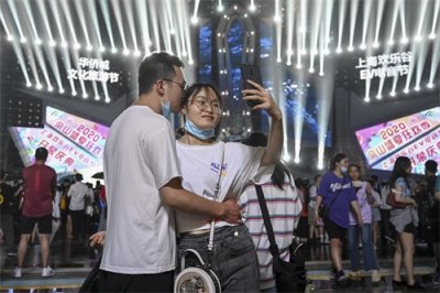 ​上海欢乐谷EV电音节热力来袭