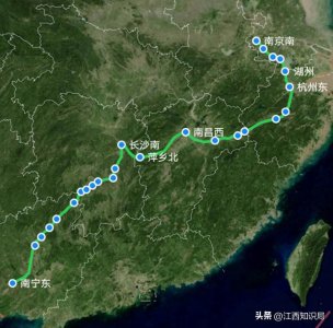​南宁至南京高铁，G1504次列车耗时约12小时，途经长沙、杭州