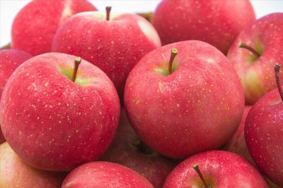 ​苹果加个蛋，上锅蒸一蒸，一份甜品就做好了！你们小时候吃过吗？