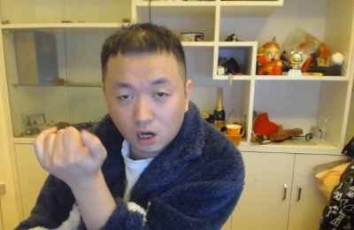 ​药水哥公然挑战武僧一龙反被接受，药水哥：兄弟萌，我要S了