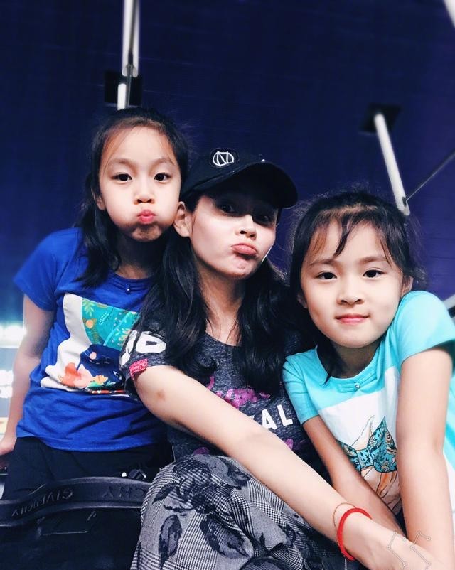 于明加胡俊访谈节目（于明加丈夫个人资料）