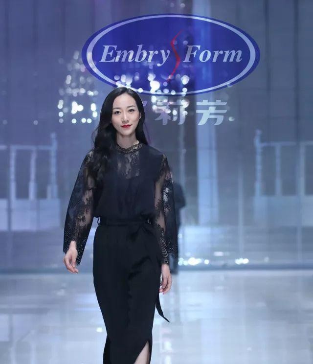 偶遇著名演员韩雪,韩雪现身深圳内衣展!梵秀伊与你享受视觉盛宴