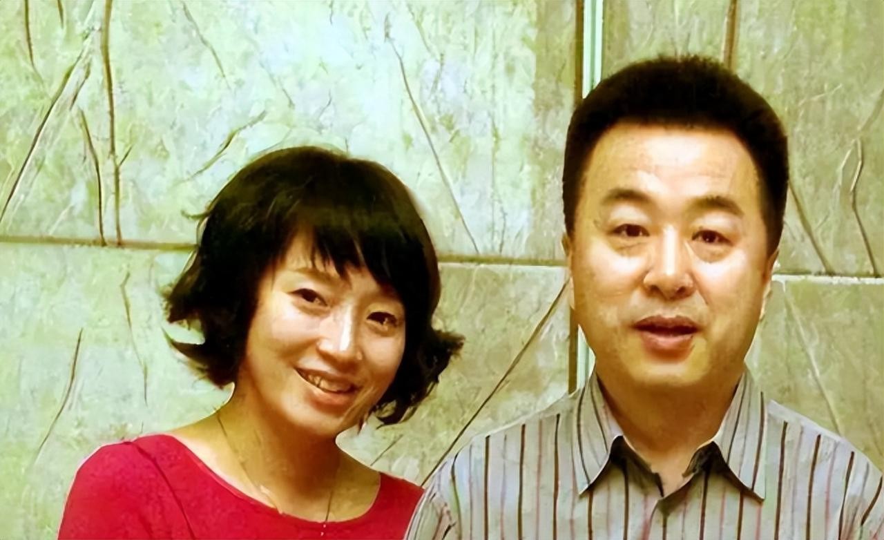 央视主持人宝晓峰个人简历(宝晓峰主持人经历介绍)-