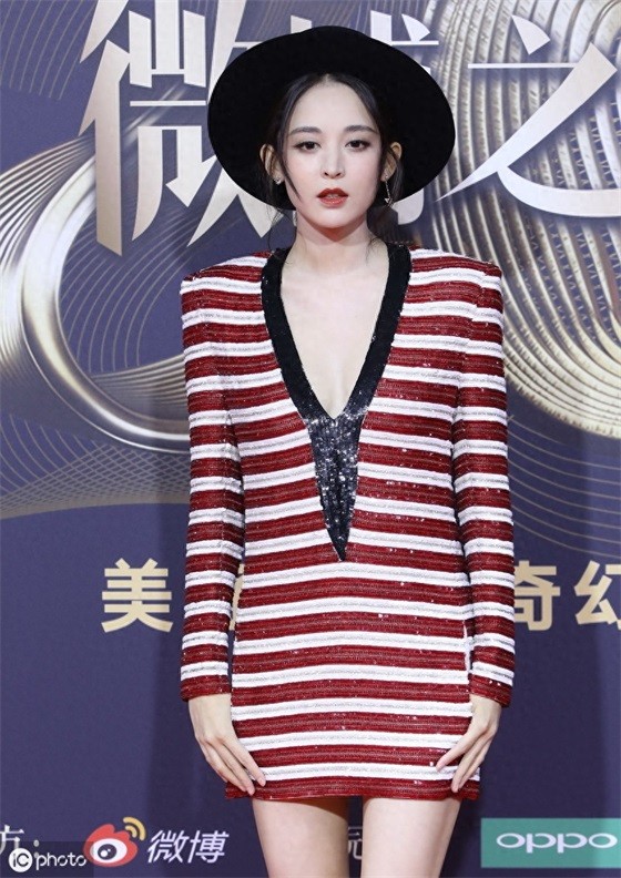 拉布拉卡?哈哈,谁还记得这一句,被她的笑折服