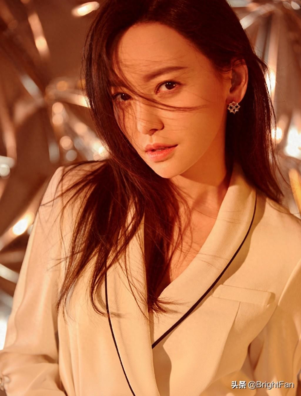 于文文高贵优雅摩登时尚写真图片