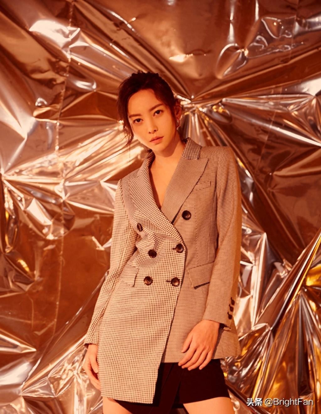 于文文高贵优雅摩登时尚写真图片