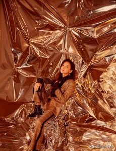 ​于文文高贵优雅摩登时尚写真图片