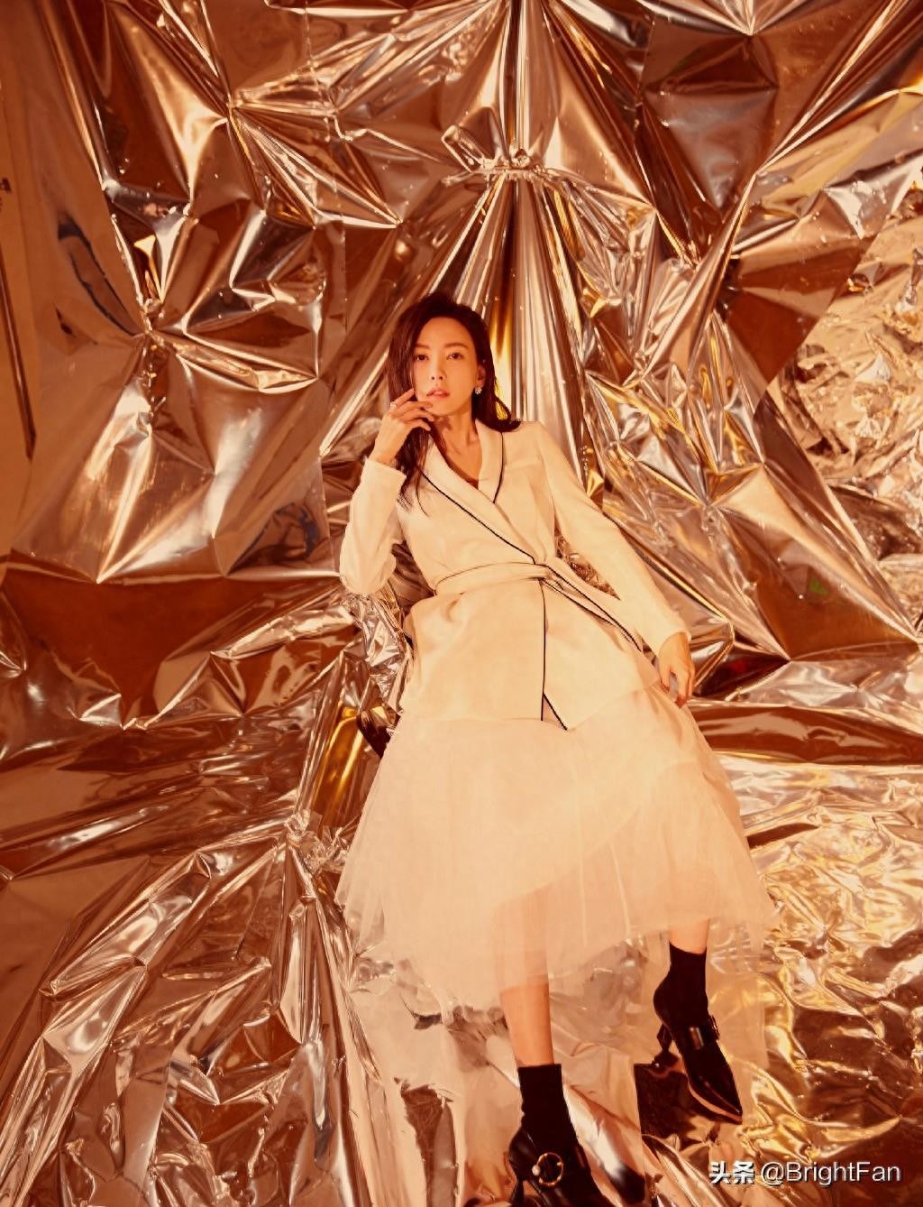 于文文高贵优雅摩登时尚写真图片