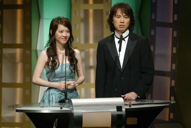 黄子华栋笃笑哗众取宠最后一段（黄子华叛逆的成长史）(4)