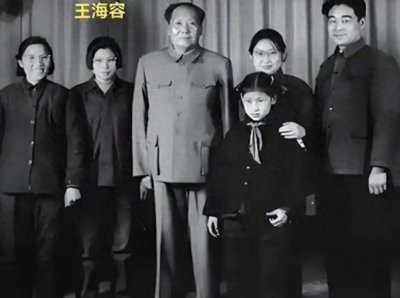 ​她是美女外交官，在毛主席身边工作11年，为何一生没有选择结婚