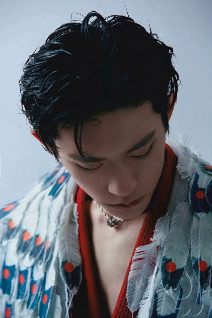 易烊千玺9张湿发照，可攻可甜可咸，你最喜欢哪一款？