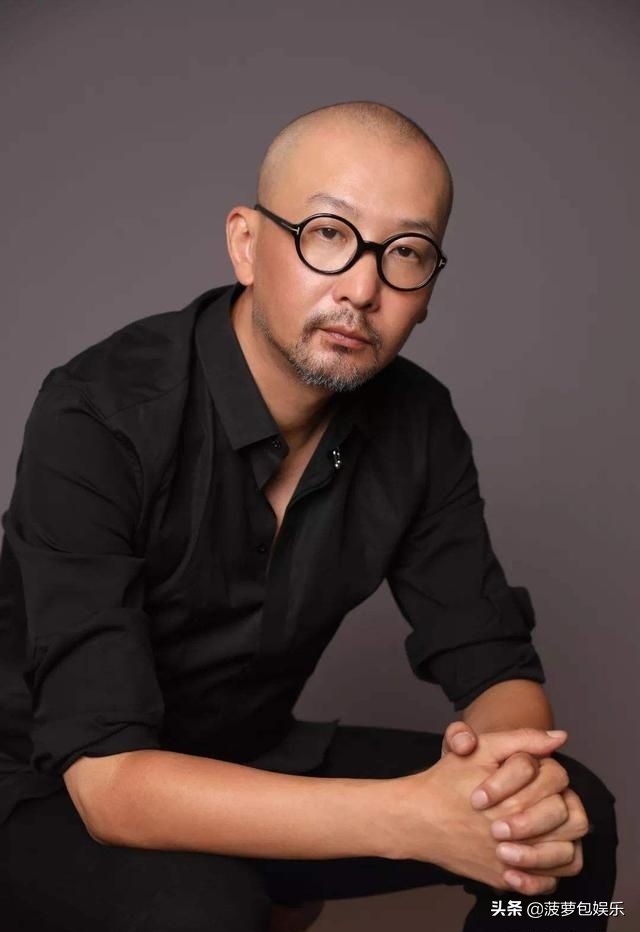 管虎：24岁当上导演，宠了马伊琍3年，却娶了她的闺蜜