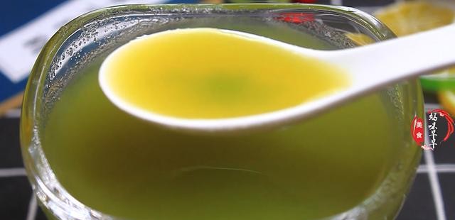 喝芹菜汁我瘦了20斤（黄晓明减脂20斤每天一杯刮油解）