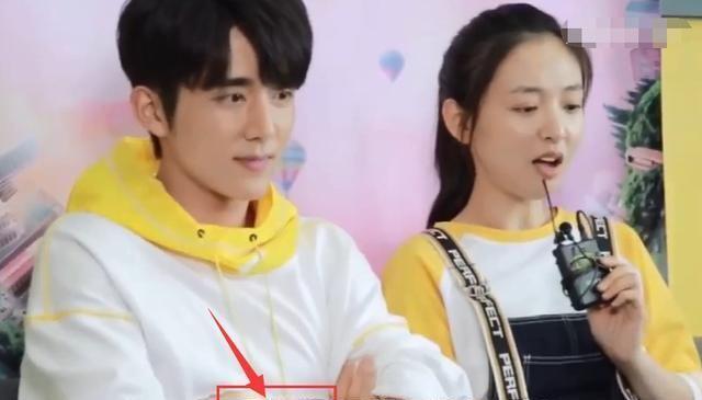 张新成叫吴倩“倩倩”，谁留意吴倩怎么称呼他