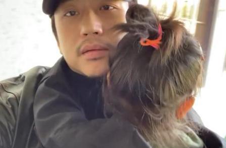 邓超说：我决定息影，在家照顾女儿！网友：感动流泪！