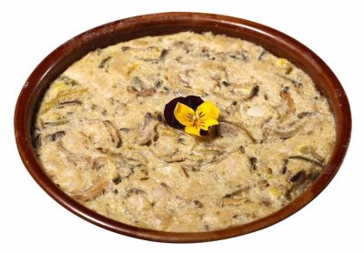 ​禾虫不仅是盘中佳肴，在养生食疗中也有非常好的效果-钵仔炖禾虫