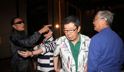 ​谢霆锋的爸爸谢贤打人现场视频谢贤爆粗口骂曾江原因真相