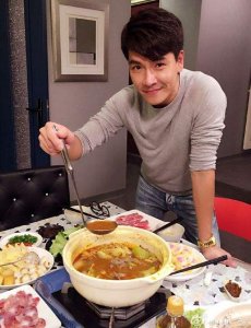 ​王传一的老婆周俐均照片资料