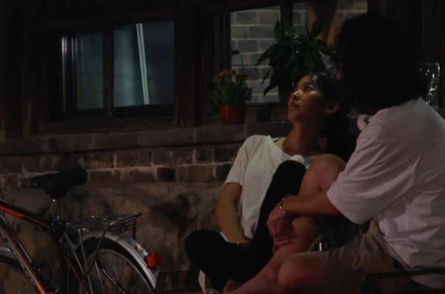 陈意涵老公撞脸黄海波,竟然不认识电话座机