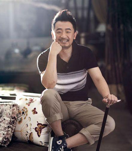 陈意涵老公撞脸黄海波,竟然不认识电话座机