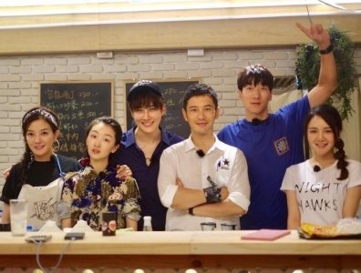 ​她只有155，却能收割让周冬雨和思聪前女友心动的180男神！