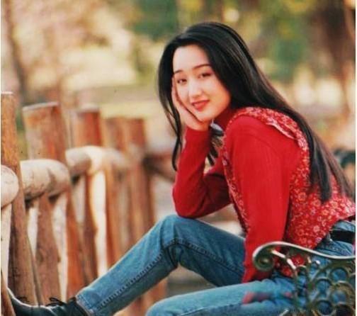 杨钰莹为什么叫岗岗 这是她的小名昵称