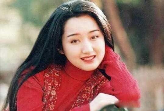 杨钰莹为什么叫岗岗 这是她的小名昵称