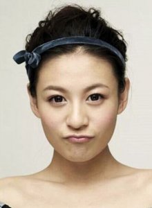 ​曹云金女友江若琳曾当小三事件真相 江若琳个人资料露卫生巾走光照