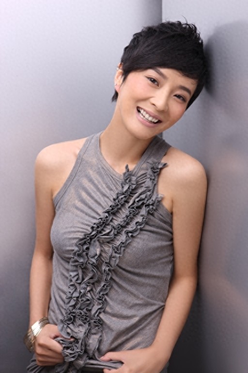 国民妈妈张少华与她的女儿苏岩，两人戏里戏外都是母女