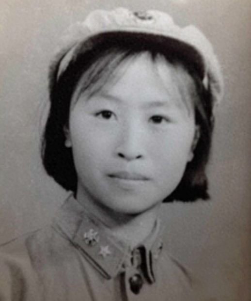 国民妈妈张少华与她的女儿苏岩，两人戏里戏外都是母女